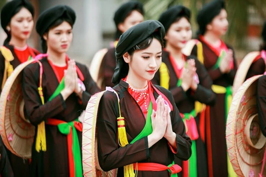 Four flapped Dress Vietnam Costume