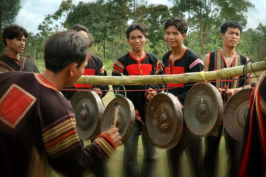 Gong dance Traditional Dances in VietNam