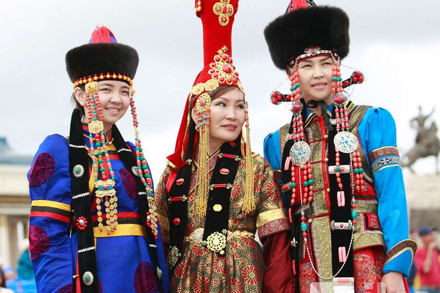 Mongolian costumes in the past