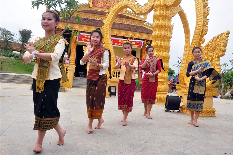 Romvong Laos Dances