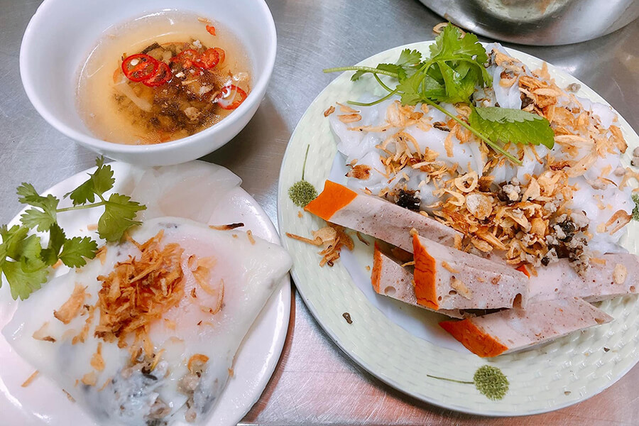 Steamed Rice Rolls Stuffed Vietnamese dishes