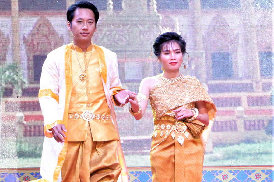 the salong Laos Costume